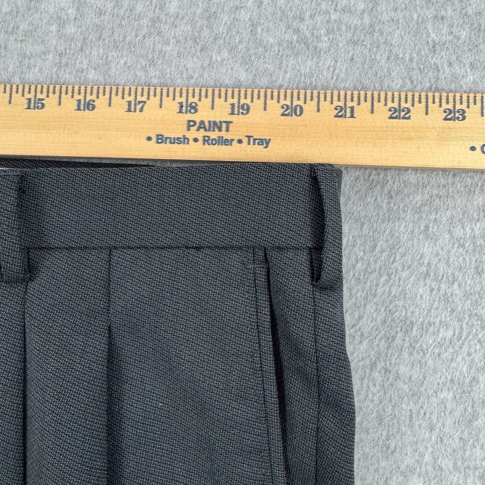 Roundtree & Yorke TravelSMART Dress Pants Mens 42x30 Gray Pleated Cuffed NEW - Picture 6 of 10